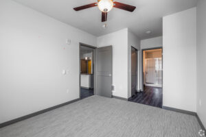 Green-Hill-Apartments-bedroom2